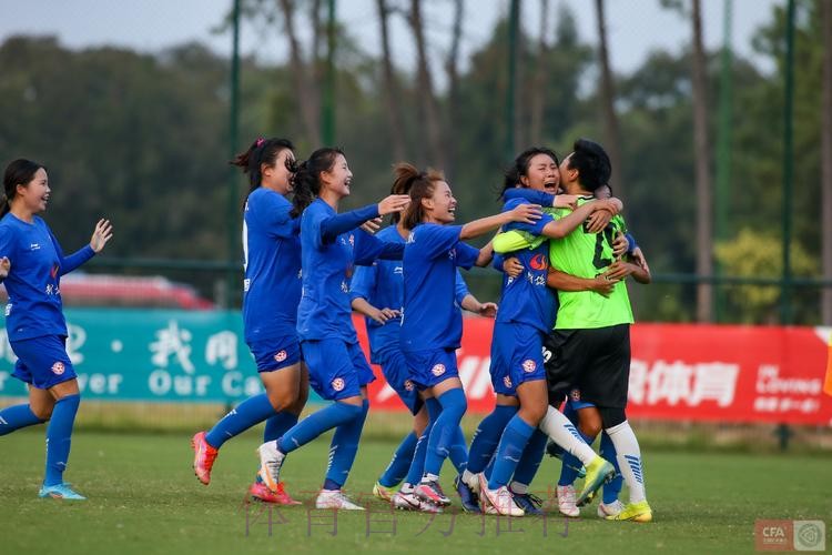 耀·绽放 | 武汉三镇武体女足捧杯 2022年女乙联赛正式收官 耀·绽放 | 武汉三镇武体女足捧杯 2022年女乙联赛正式收官