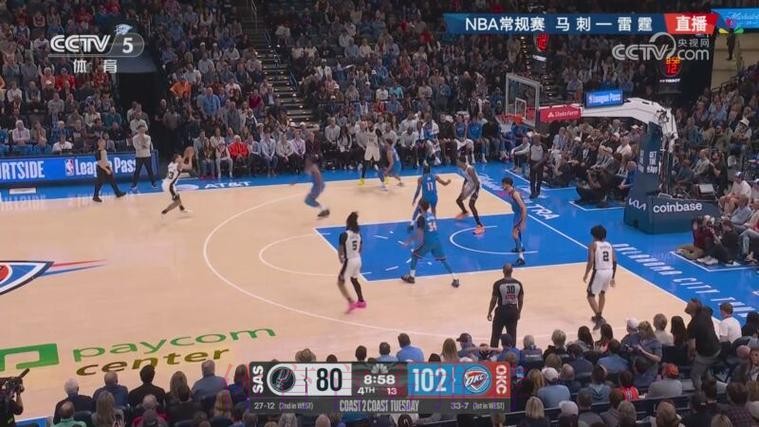 沃特斯上篮被帽 文班亚马暴扣得手